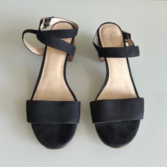 Nine West Suede Sandal with Wrap Around Silver Buckle - Size 7.5 - Picture 2 of 4